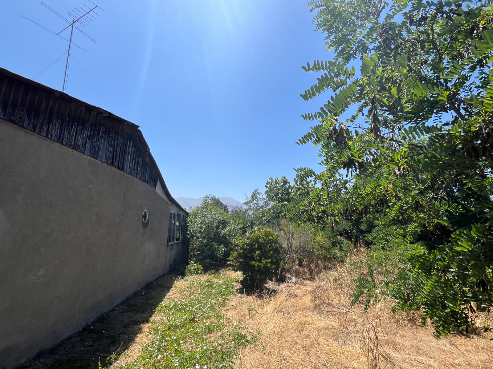 Terreno con Alto Potencial en Ubicación Estratégica - Imagen 3