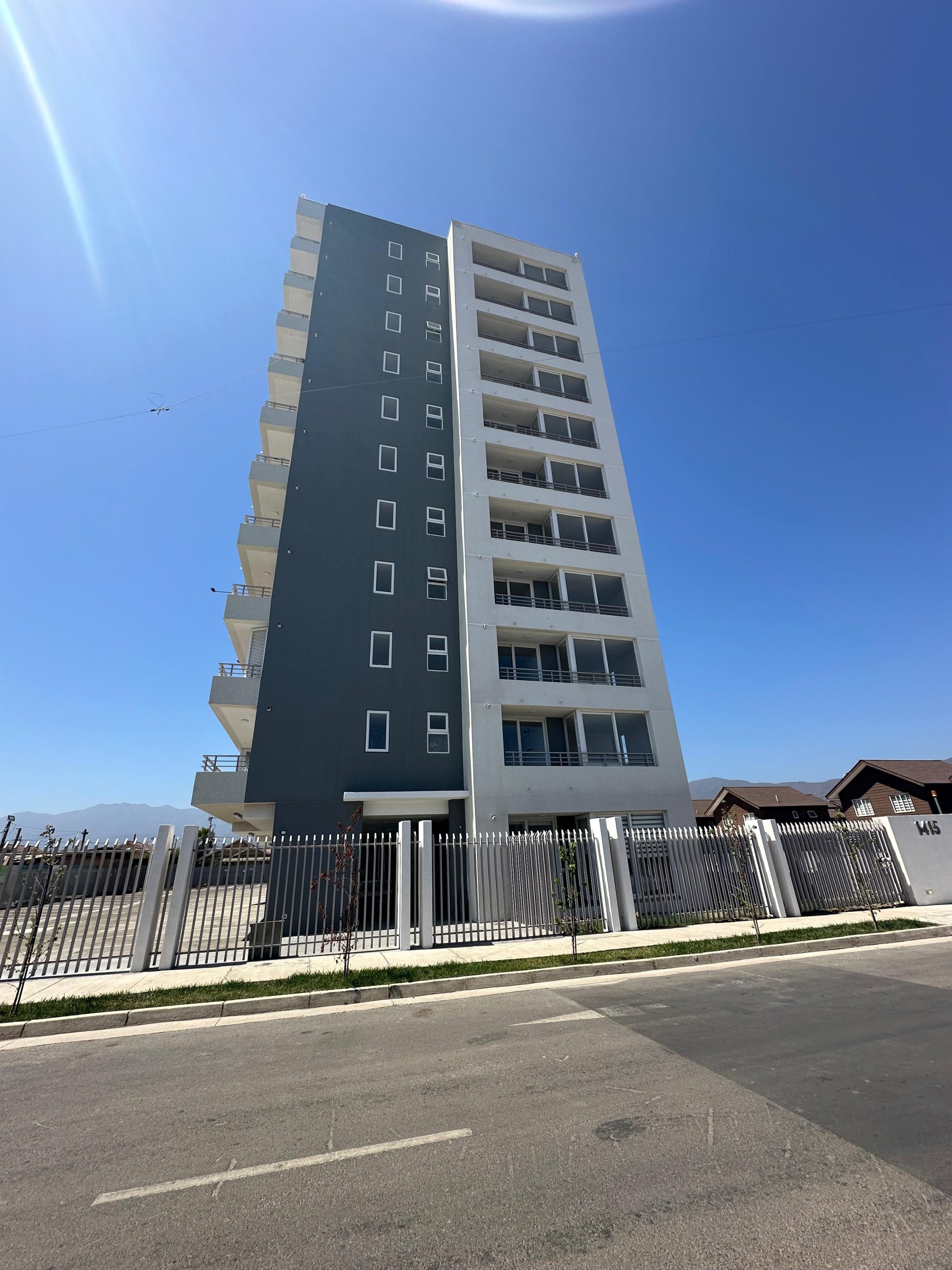 ARRIENDA Departamento Semi Amoblado en Edificio Barcelona, Quillota